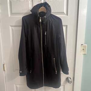 Calvin Klein Hooded Water Resistant Raincoat Women’s Size Large Sleek Modern